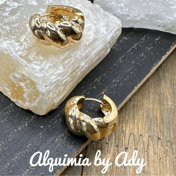 Chunky statement small Huggies hoops earrings luxury gold steel - Picture 1 of 5